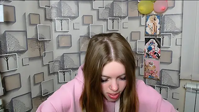 Snapshot of AliceFlirtt_ chatting on 03/03/25, 08:41 AliceFlirtt online show from 03/03/25, 08:41