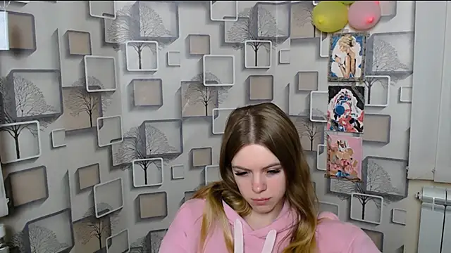 Snapshot of AliceFlirtt_ chatting on 03/03/25, 11:44 AliceFlirtt online show from 03/03/25, 11:44