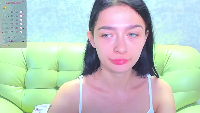 Snapshot of Vanessa_Florence chatting on 07/18/26, 01:03 Vanessa Florence online show from 07/18/26, 01:03