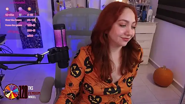 LilyVelvett online show from 10/29/25, 03:05