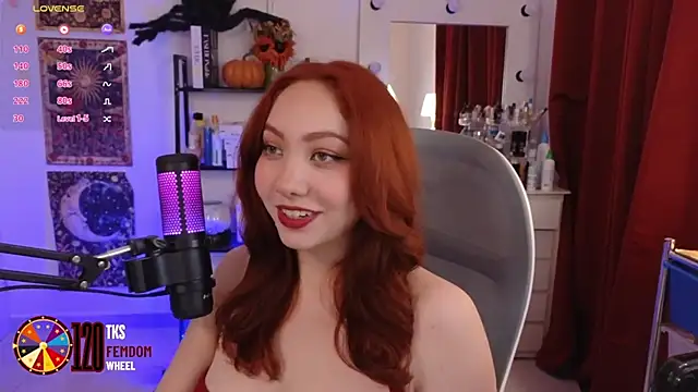 LilyVelvett online show from 10/01/25, 02:06