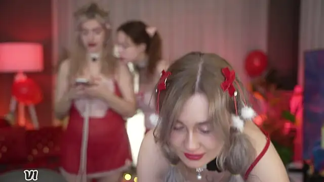 your favoritegirls online show from 12/21/25, 01:52