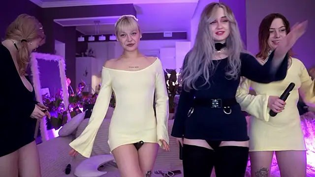 your favoritegirls online show from 03/26/26, 12:20