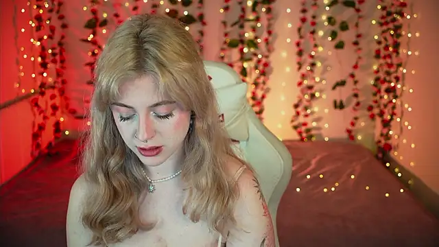 your favoritegirls online show from 03/17/26, 05:27