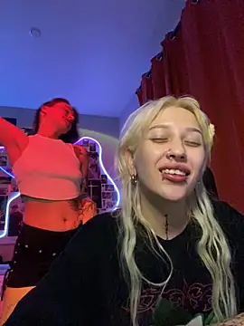 Dooubletroublee online show from 11/24/25, 11:49