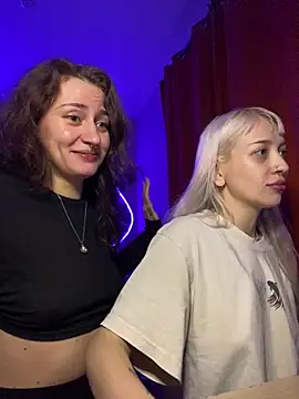 Dooubletroublee online show from 09/30/25, 08:04