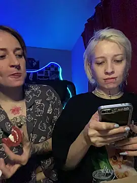 Dooubletroublee online show from 12/16/25, 01:21