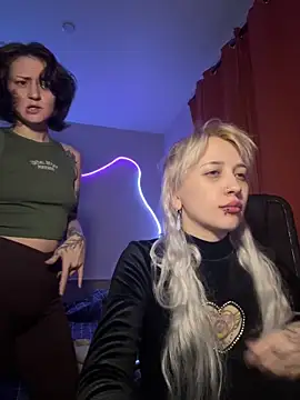 Dooubletroublee online show from 04/18/26, 11:05