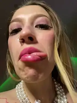 Dooubletroublee online show from 03/21/25, 11:56