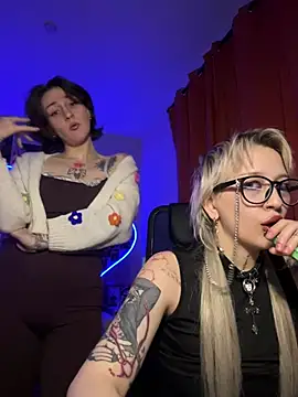 Dooubletroublee online show from 03/20/26, 12:11