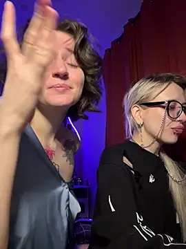 Dooubletroublee online show from 03/28/26, 01:39