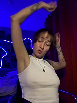 Dooubletroublee online show from 11/07/25, 11:52