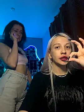 Dooubletroublee online show from 09/17/25, 10:45