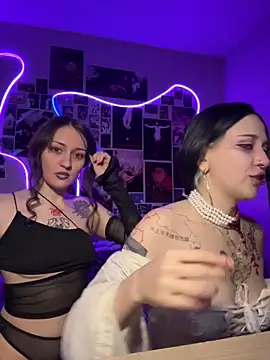 Snapshot of Dooubletroublee chatting on 02/10/26, 03:27 Dooubletroublee online show from 02/10/26, 03:27