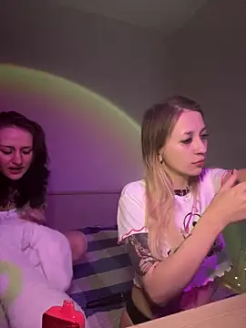 Dooubletroublee online show from 02/21/25, 03:01