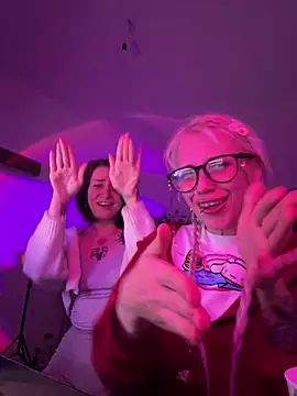 Dooubletroublee online show from 05/07/26, 11:52