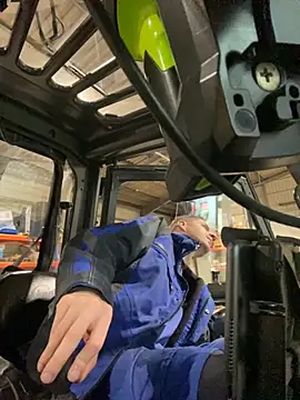 Ricoleckt online show from 10/24/25, 05:45