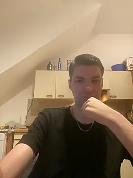 Ricoleckt online show from 10/13/25, 04:52