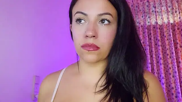 Snapshot of Latina_hot2024 chatting on 10/01/25, 09:25 Latina hot2024 online show from 10/01/25, 09:25