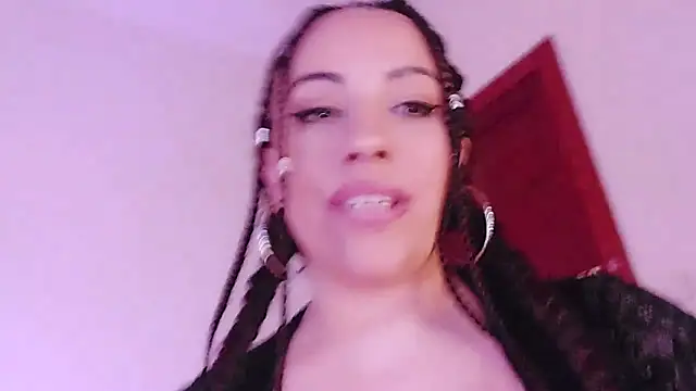 Snapshot of Latina_hot2024 chatting on 03/20/25, 11:05 Latina hot2024 online show from 03/20/25, 11:05