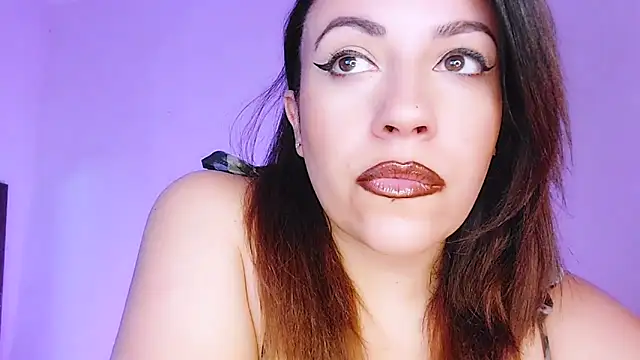 Snapshot of Latina_hot2024 chatting on 02/25/25, 09:26 Latina hot2024 online show from 02/25/25, 09:26