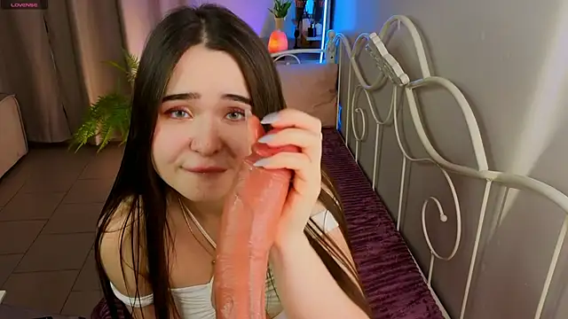 KateBleare online show from 10/30/25, 02:04