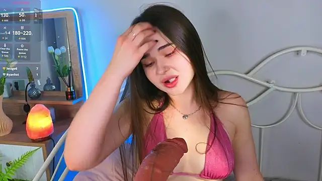 KateBleare online show from 11/13/25, 03:49