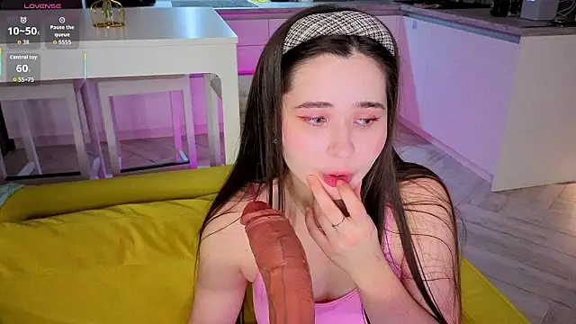 KateBleare online show from 03/07/26, 05:07