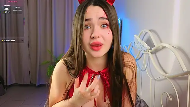 KateBleare online show from 10/31/25, 02:57