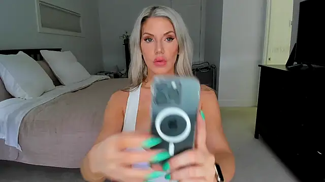 Snapshot of Kymmmy chatting on 03/16/25, 08:21 Kymmmy online show from 03/16/25, 08:21