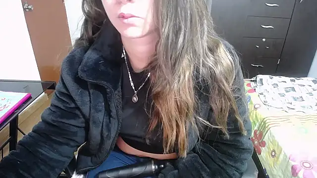 Luna girlhot  online show from 03/05/25, 04:02