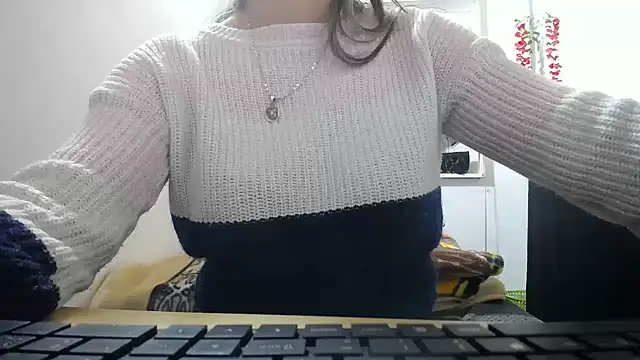 Luna girlhot  online show from 06/03/26, 06:12