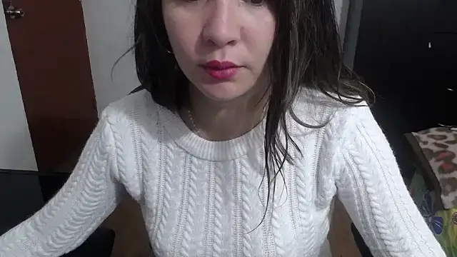 Luna girlhot  online show from 03/03/25, 06:46