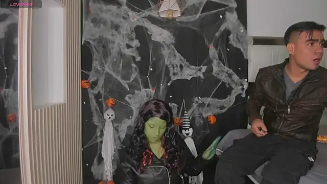 Snapshot of PittAndLunaa chatting on 10/30/25, 01:42 PittAndLunaa online show from 10/30/25, 01:42