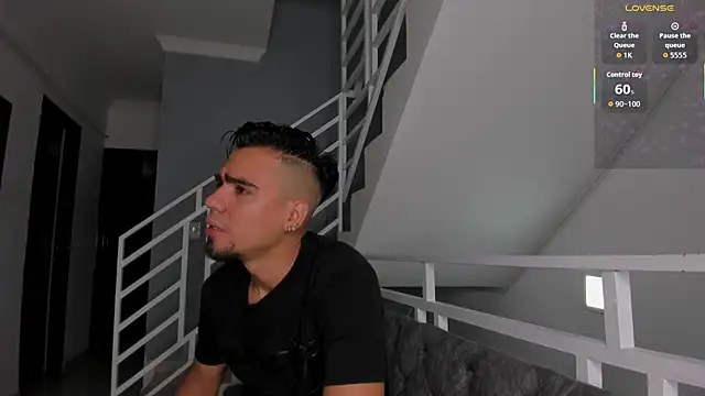 Snapshot of PittAndLunaa chatting on 11/30/25, 12:50 PittAndLunaa online show from 11/30/25, 12:50