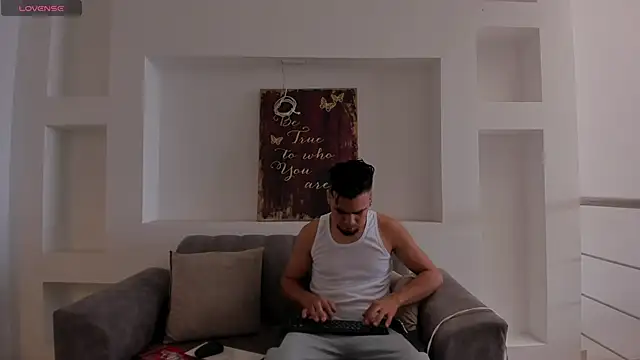 PittAndLunaa online show from 03/08/26, 12:41