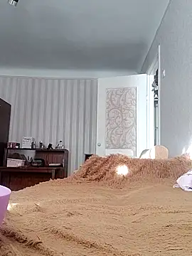 emeli moon online show from 09/13/25, 01:44