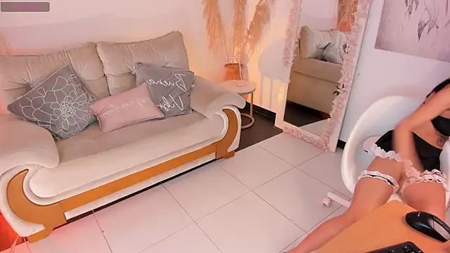 Misslinda  online show from 11/22/25, 08:18