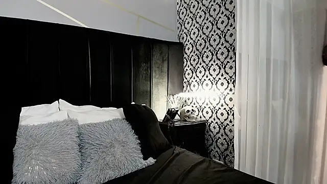 Adeelinee online show from 10/25/25, 07:58