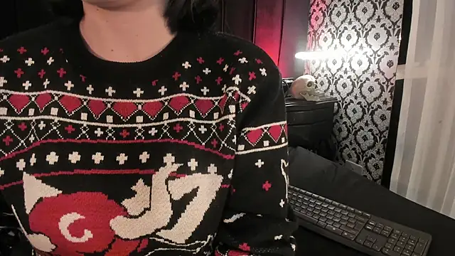 Adeelinee online show from 12/18/25, 08:01