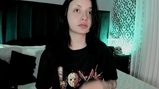 Snapshot of Adeelinee chatting on 05/20/26, 08:06 Adeelinee online show from 05/20/26, 08:06