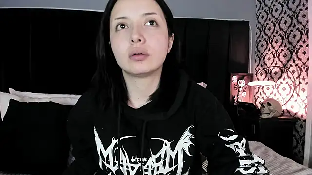 Adeelinee online show from 04/10/26, 08:05