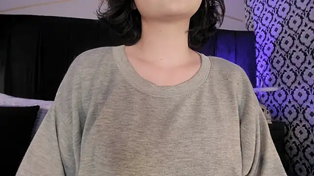 Adeelinee online show from 12/19/25, 07:38