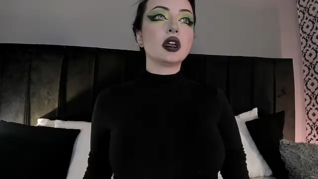 Snapshot of Adeelinee chatting on 06/11/26, 12:32 Adeelinee online show from 06/11/26, 12:32