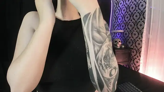 Adeelinee online show from 02/05/26, 08:15