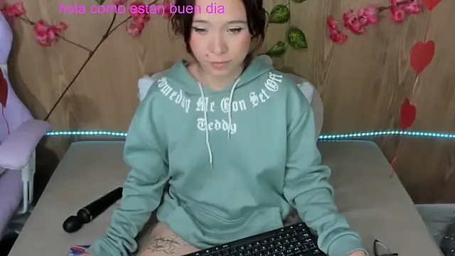 Snapshot of jenelotizz06 chatting on 03/05/25, 02:57 jenelotizz06 online show from 03/05/25, 02:57