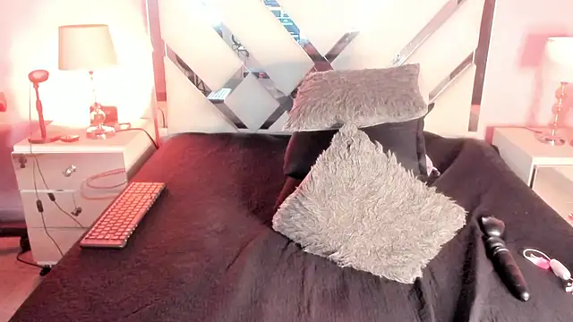 Snapshot of AnyyJones chatting on 03/19/25, 11:36 AnyyJones online show from 03/19/25, 11:36