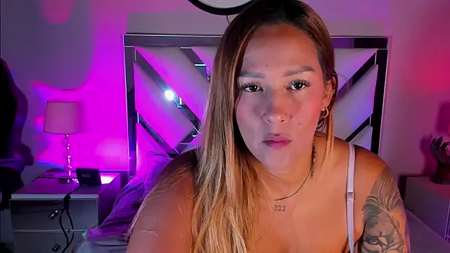 Snapshot of AnyyJones chatting on 10/22/25, 09:35 AnyyJones online show from 10/22/25, 09:35