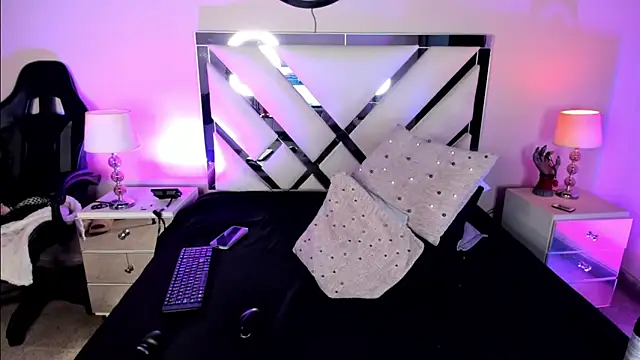 Snapshot of AnyyJones chatting on 10/19/25, 11:46 AnyyJones online show from 10/19/25, 11:46