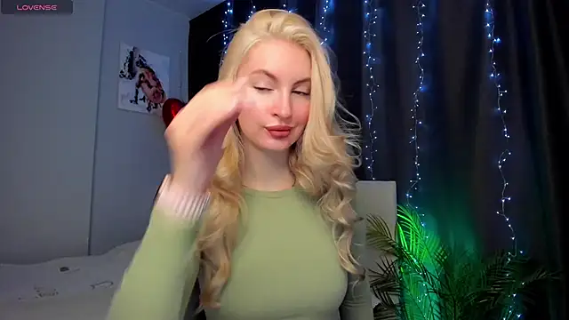 Kimmy powell online show from 11/08/25, 03:54